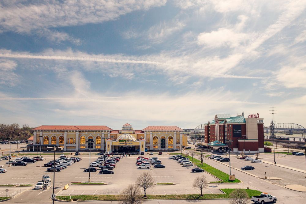 DKCQ Exterior